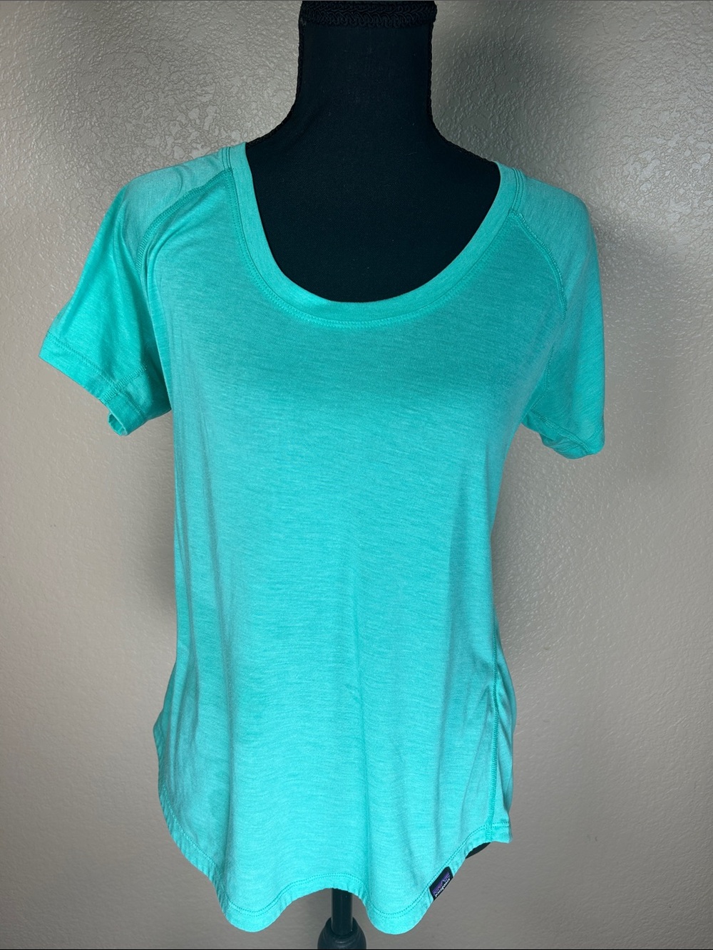 Patagonia Mint Green Scoop Neck Performance Tee Size Medium
